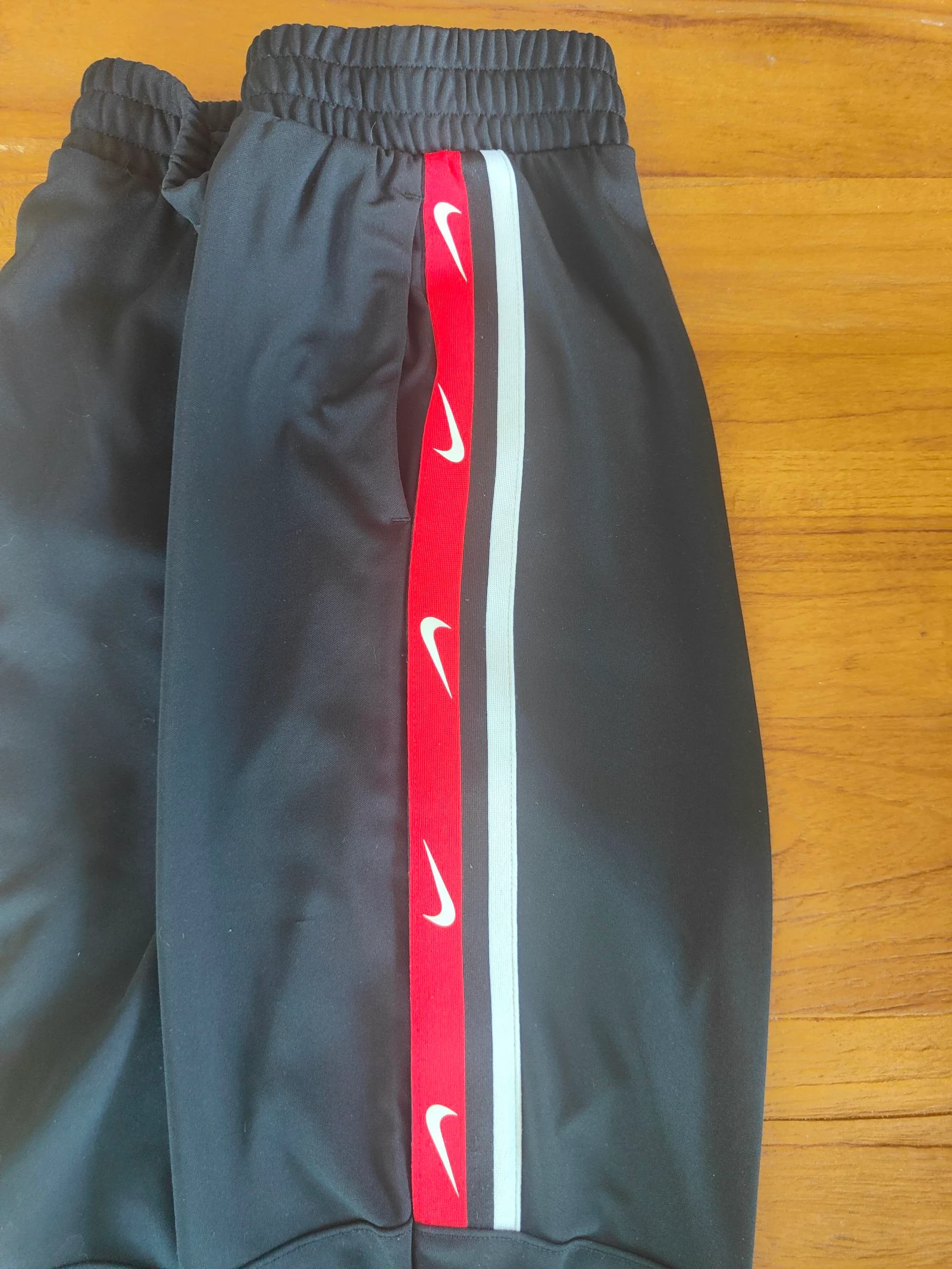 Zwarte Nike joggingbroek Maat M (10-12 jaar) – photo 4